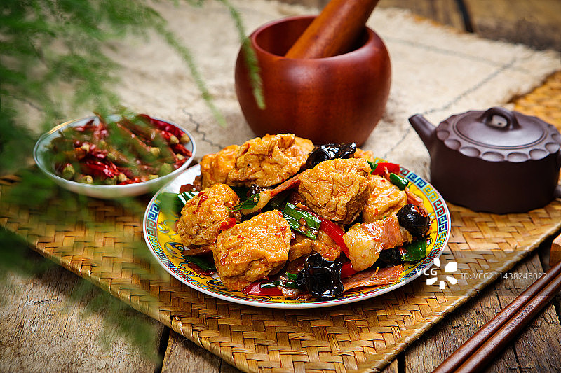 营养美味家常菜红烧豆腐塞肉图片素材