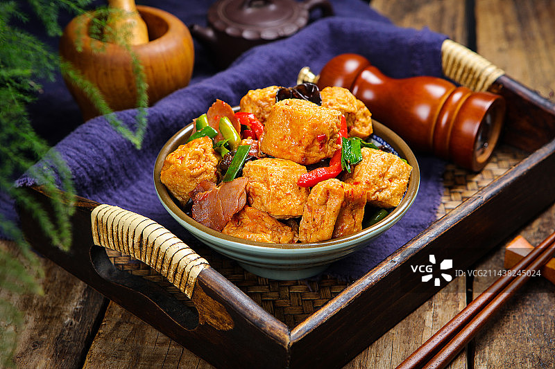 营养美味家常菜红烧豆腐塞肉图片素材