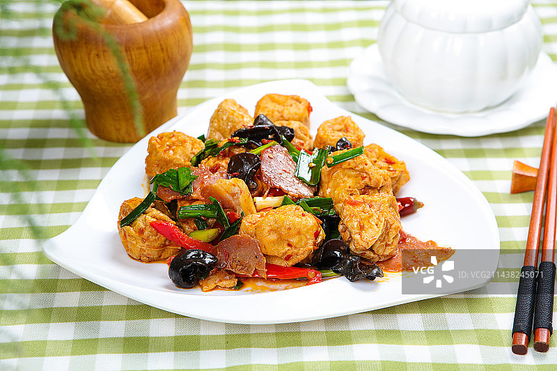 营养美味农家菜小炒豆腐酿肉图片素材