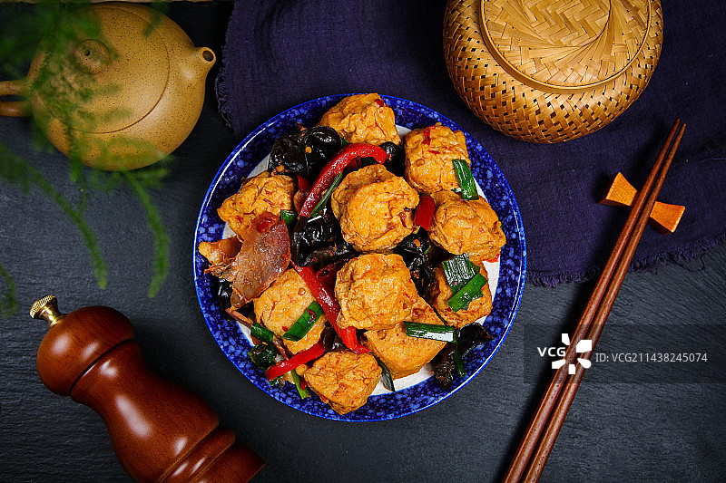 营养美味农家菜小炒豆腐酿肉图片素材