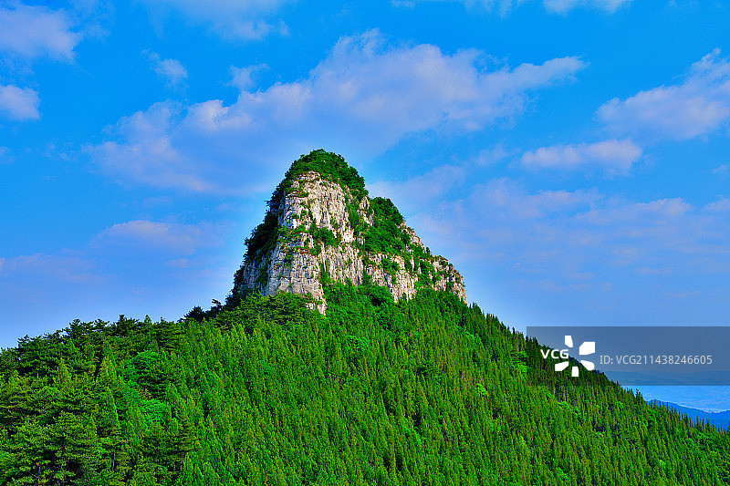 顶峰（拍摄于山东省淄博市鲁山国家森林公园）图片素材