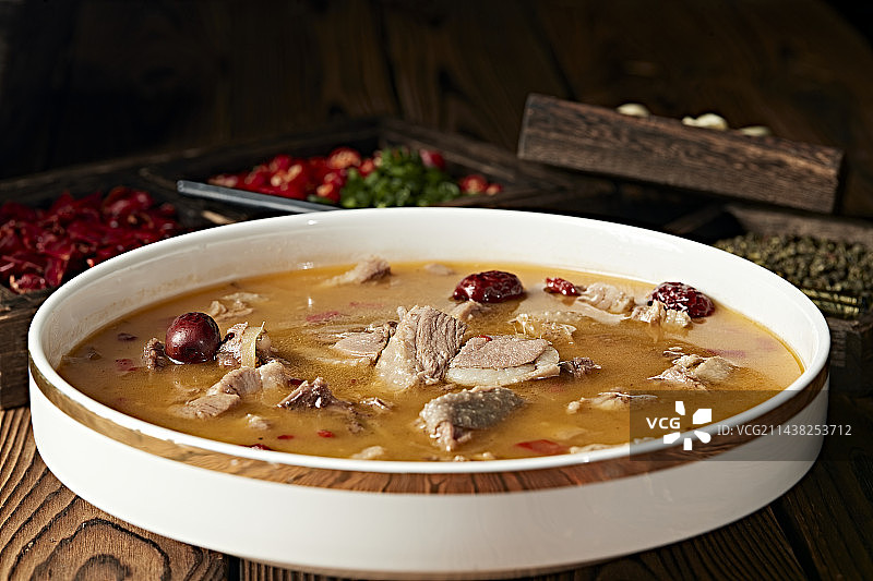 红枣枸杞炖滋补老鸭汤图片素材