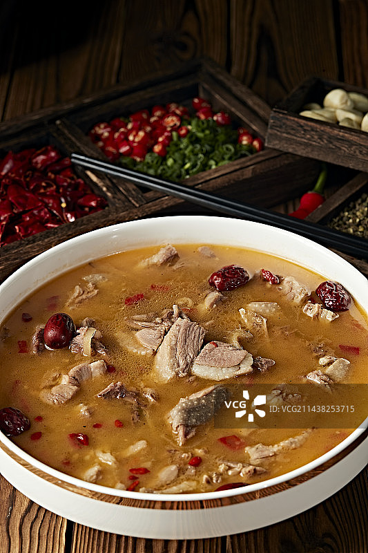 红枣枸杞炖滋补老鸭汤图片素材