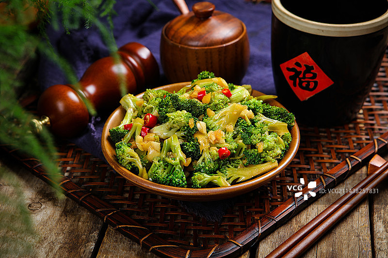 开胃爽口凉拌菜凉拌西蓝花图片素材