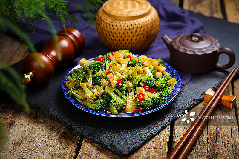 开胃爽口下酒菜凉拌西兰花图片素材