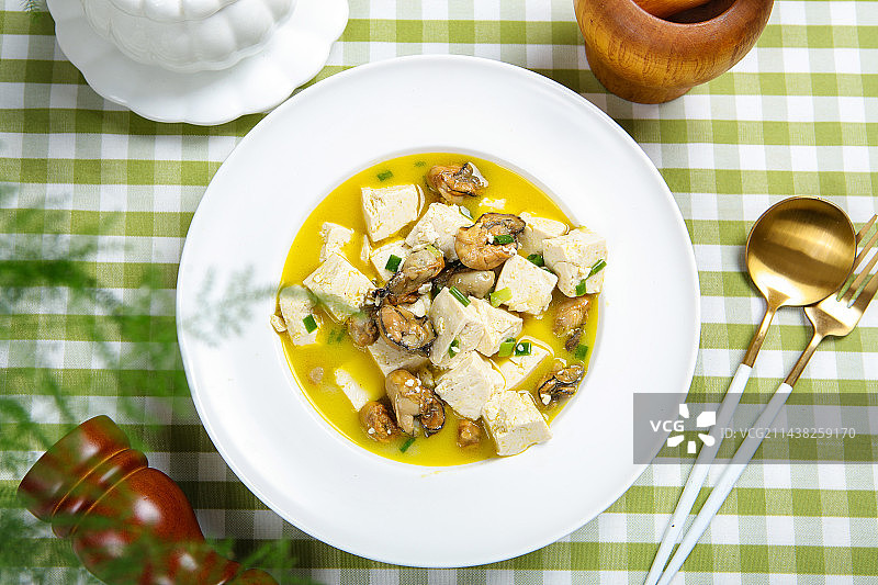 营养美味汤菜美食牡蛎干豆腐汤图片素材