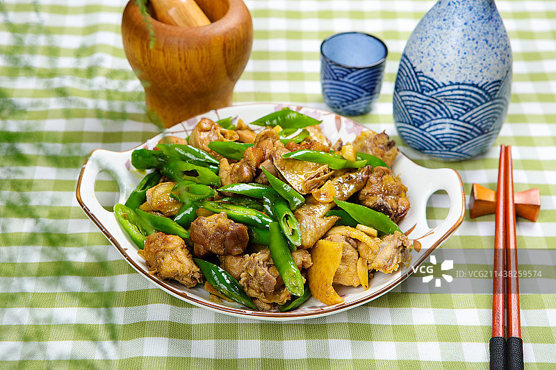 香辣美味特色菜青椒炒鸡肉图片素材