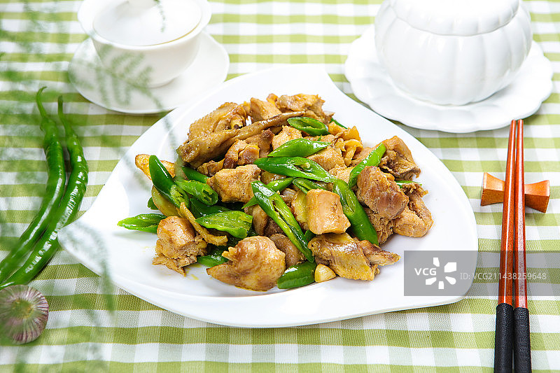 美味家常菜青辣椒炒鸡肉图片素材