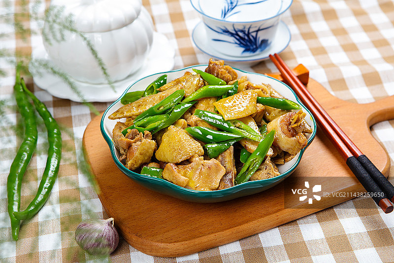 美味家常菜青辣椒炒鸡肉图片素材