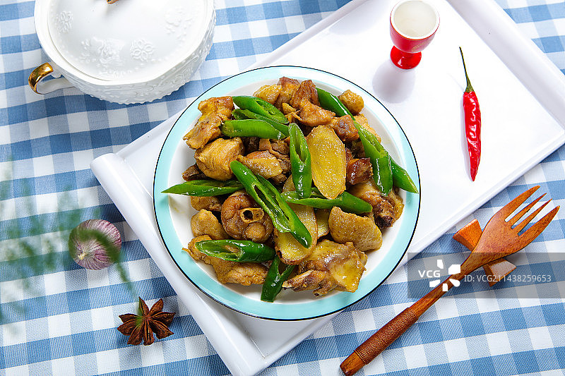 美味家常菜青辣椒炒鸡肉图片素材