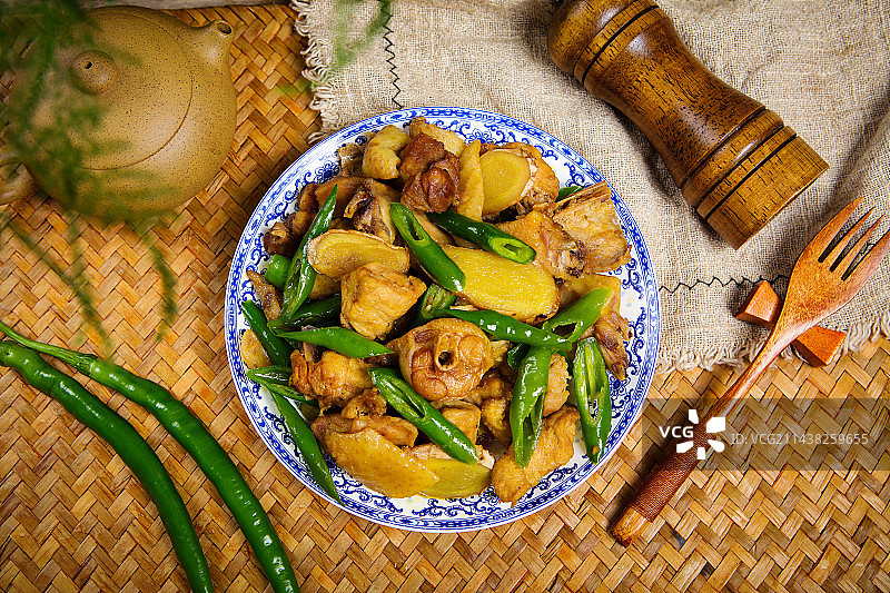 美味家常菜青辣椒炒鸡肉图片素材