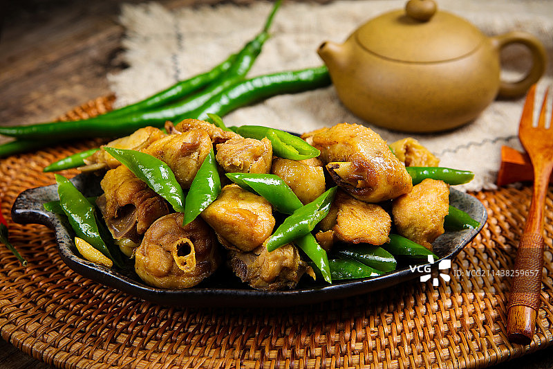 美味家常菜青辣椒炒鸡肉图片素材