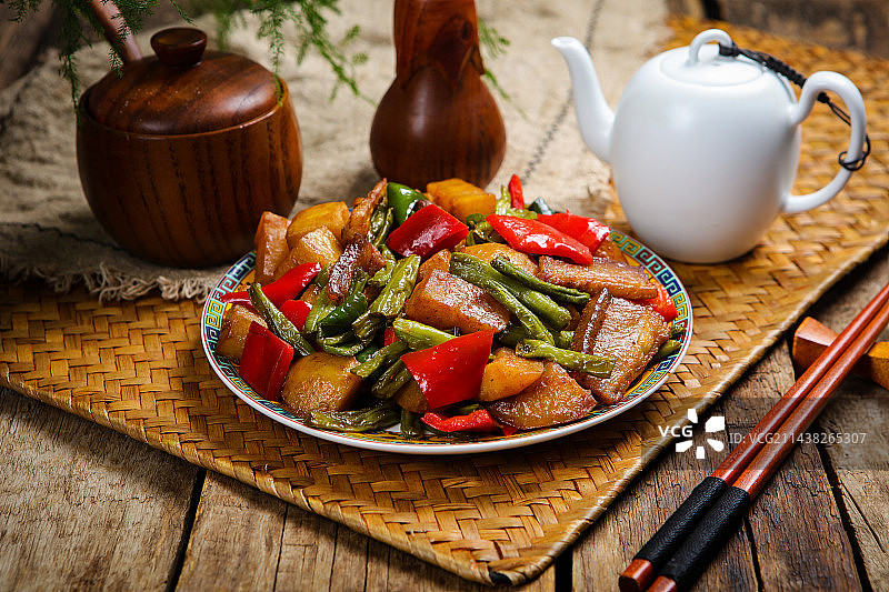 美味特色菜土豆炖豆角图片素材