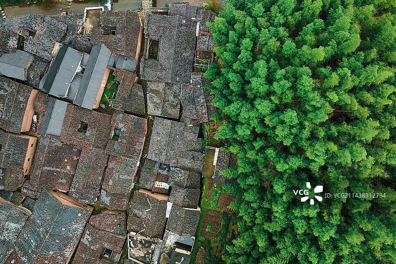 丽水松阳松庄村古村落航拍鸟瞰图片素材