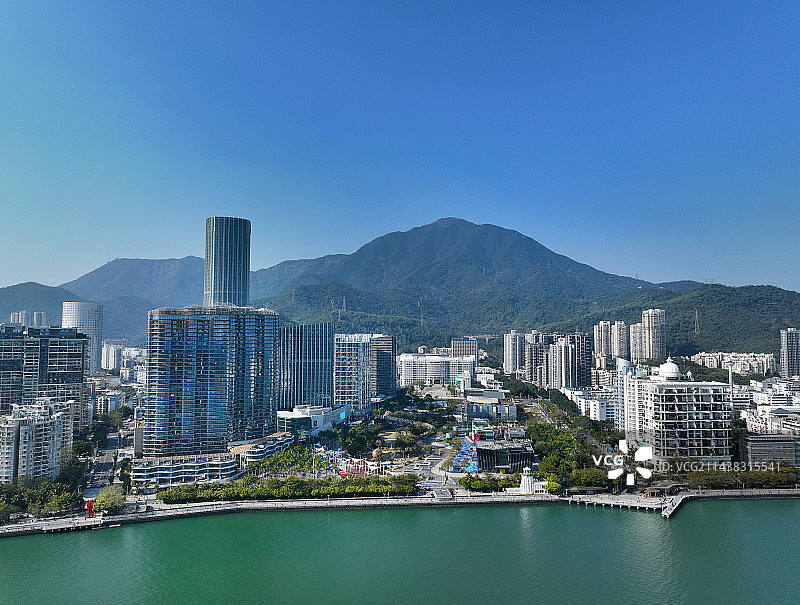 广东省深圳市盐田区壹海城中央公园灯塔图书馆航拍图片素材