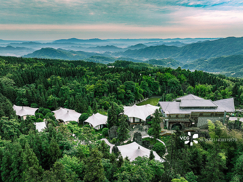 森林中的帐篷——四川宜宾僰王山自然风光图片素材