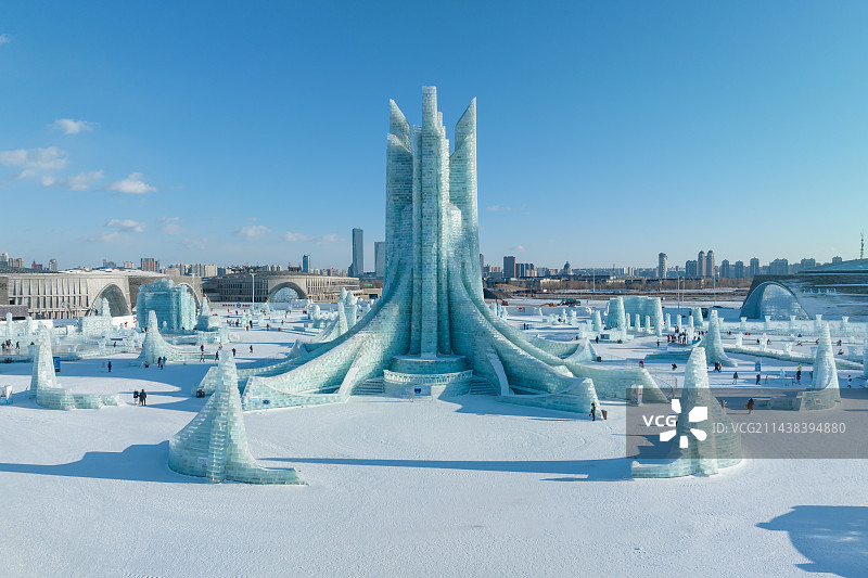 哈尔滨冰雪大世界冰雕航拍景观图片素材