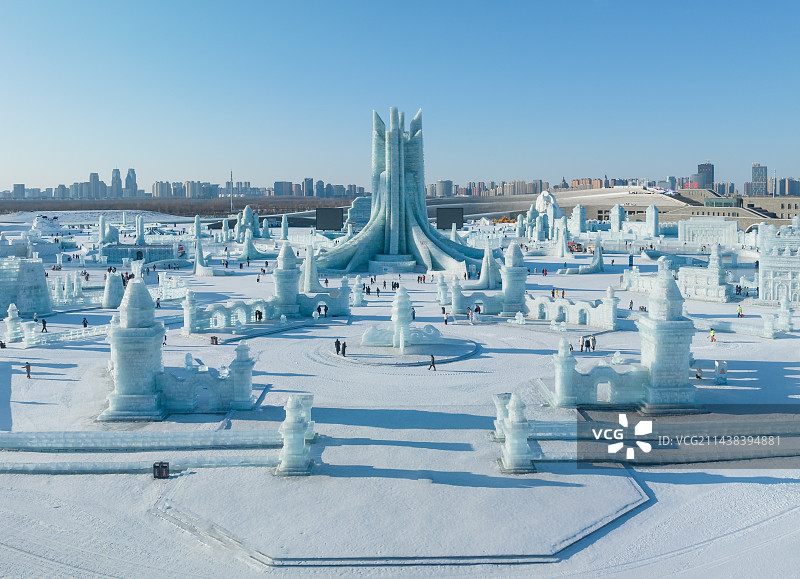 哈尔滨冰雪大世界冰雕航拍景观图片素材