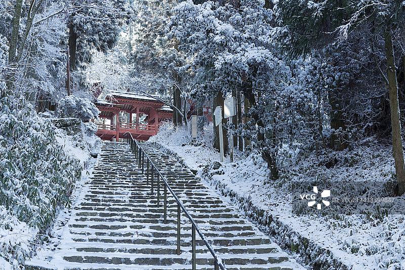 日本比叡山延历寺西塔雪景树木图片素材