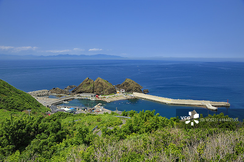 青森县五所川原市龙飞崎大岛和津轻海峡图片素材