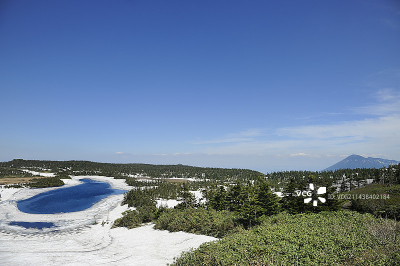八幡平八幡沼和岩手山，位于岩手县八幡平图片素材