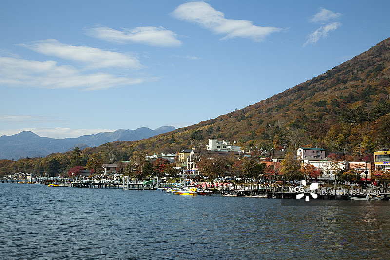 枥木县日光中禅寺湖的秋色图片素材