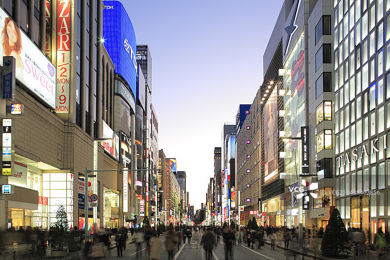 日本中央区银座中央大街的日落图片素材