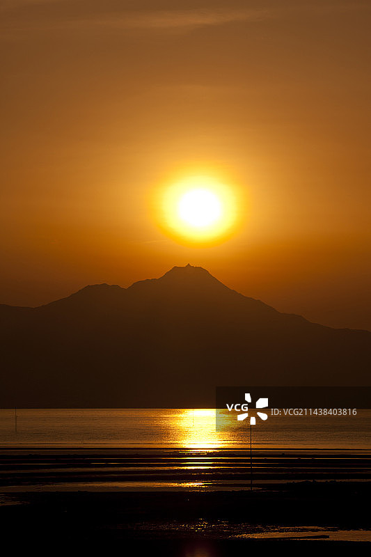 日本熊本县宇土市有明海和云仙岳图片素材