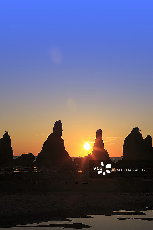 和歌山县串本町Hashikui悬崖的黎明图片素材