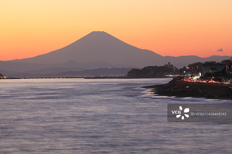 神奈川县镰仓市的富士山和江之岛图片素材