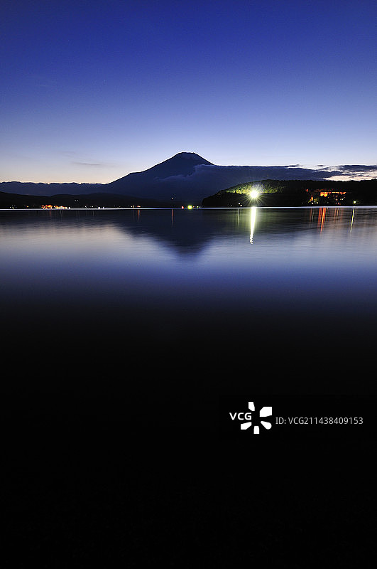 从山中湖看到的富士山图片素材