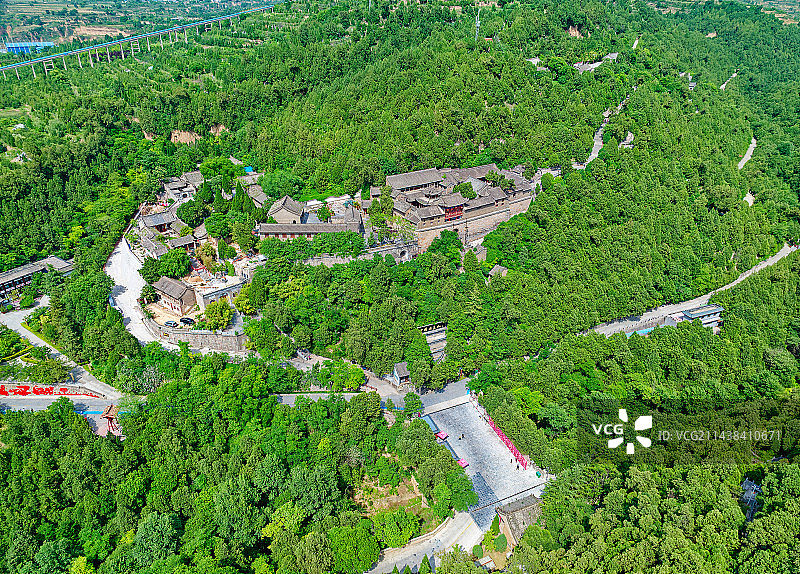 航拍夏季陕西铜川药王山风光图片素材
