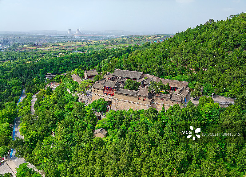 航拍夏季陕西铜川耀州药王山风光图片素材