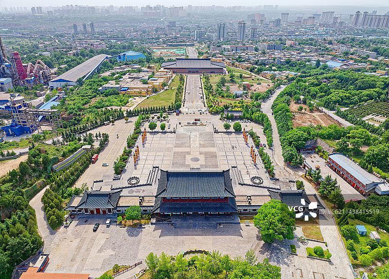 航拍夏季陕西铜川耀州药王山风光图片素材