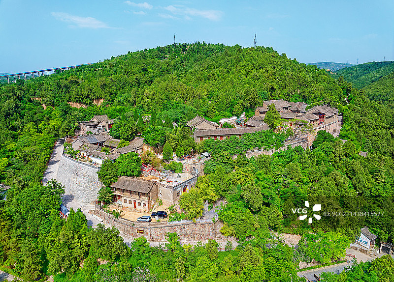 航拍夏季陕西铜川耀州药王山风光图片素材