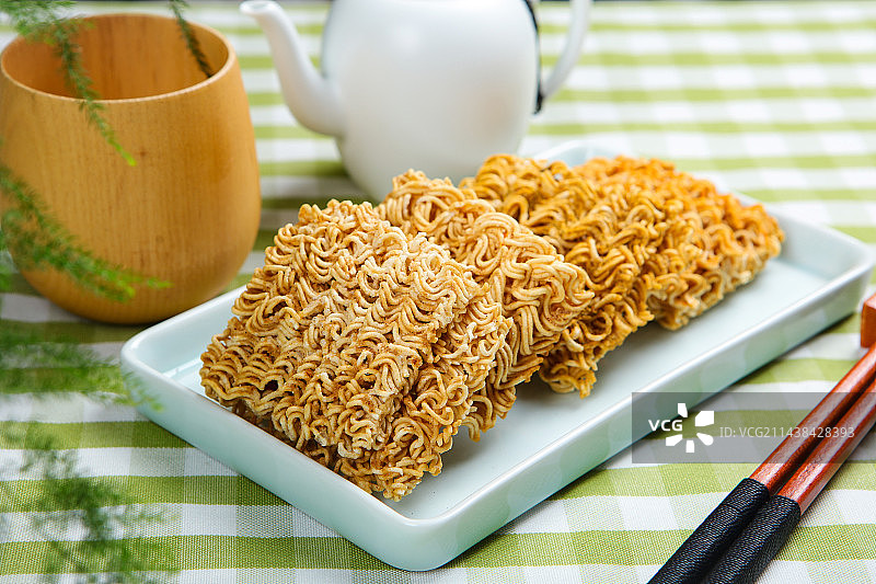酥脆美味零食小吃干脆方便面图片素材