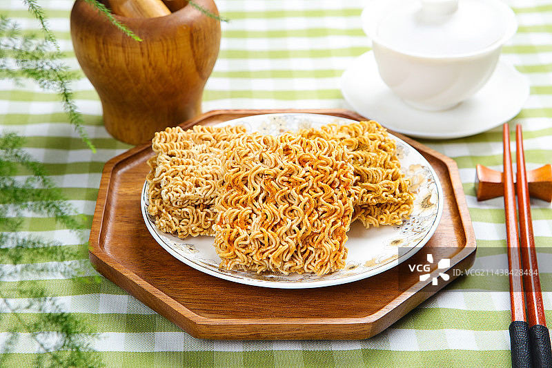 美味休闲零食小吃干脆方便面图片素材