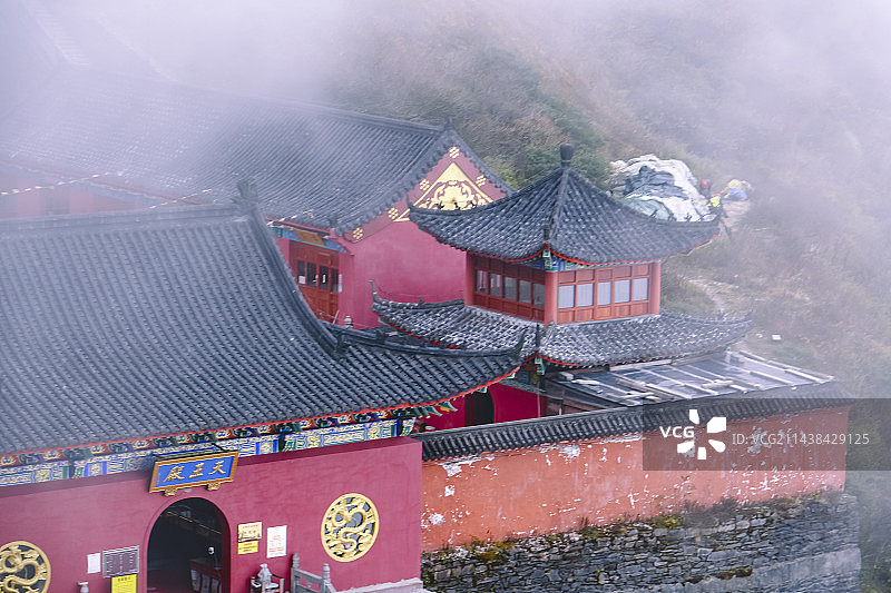 贵州省铜仁市梵净山风景区云雾缭绕仙境美景图片素材