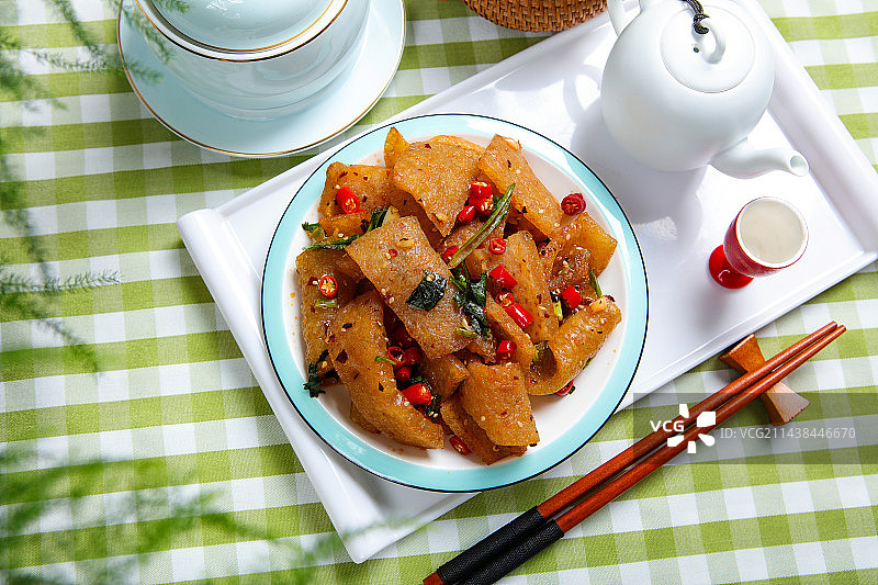 香辣美味下酒菜凉拌猪皮肚响皮图片素材