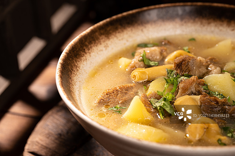 中式传统美食羊肉汤图片素材
