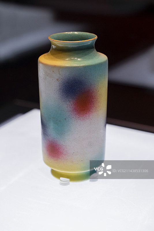 桃花洞釉灯笼瓶图片素材