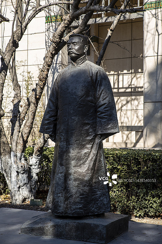 中国美术馆雕塑园：李大钊就义雕像图片素材