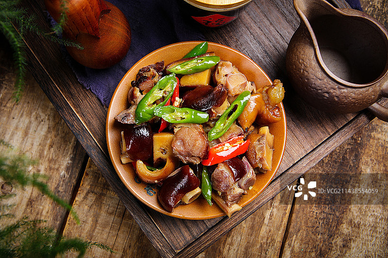 特色农家菜辣椒炒腊猪脚图片素材