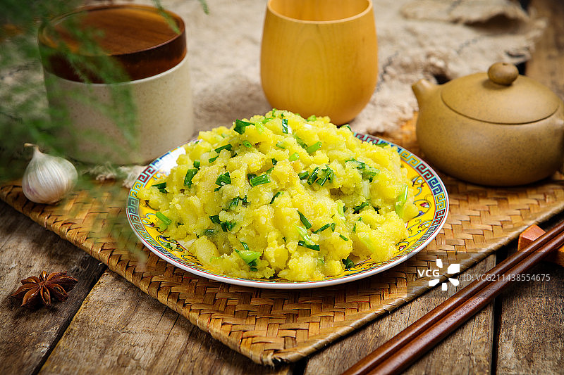 特色农家菜香葱炒土豆泥图片素材