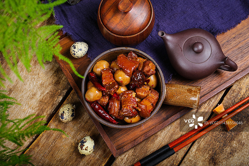 美味家常菜鹌鹑蛋炖红烧肉图片素材