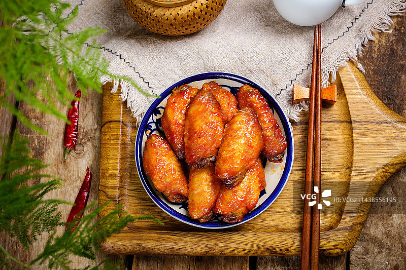 美味家常小吃奥尔良鸡翅中图片素材