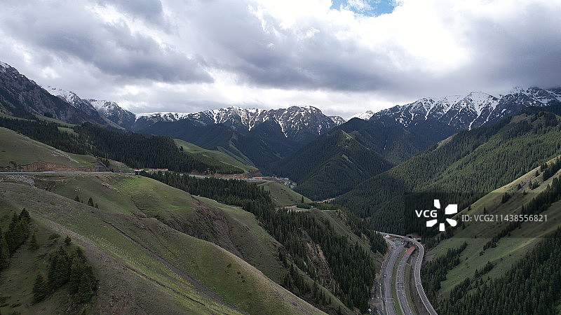 新疆伊犁果子沟图片素材