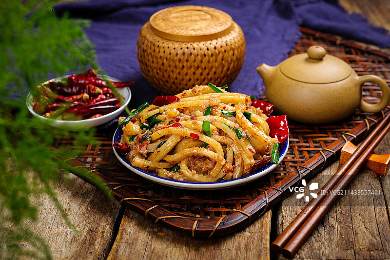 云南特色小吃美食小炒饵块丝图片素材