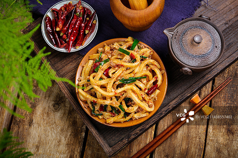 云南特色小吃美食小炒饵块丝图片素材