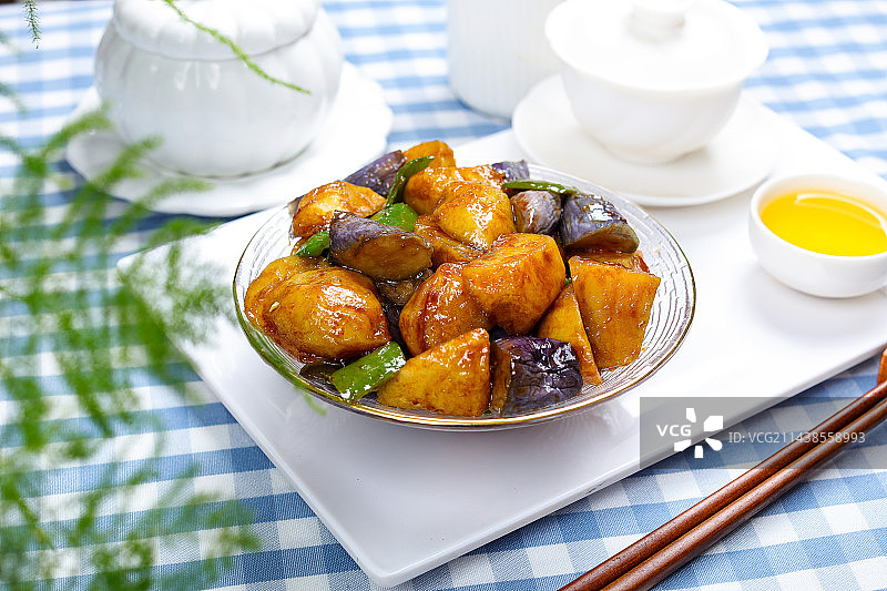 特色农家菜土豆炒茄子图片素材